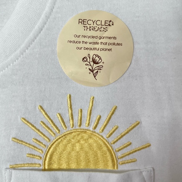 LET YOUR SUN SHINE! | M | Crop Tee | NWT | Embroidered Sun!☀️ - Picture 3 of 13